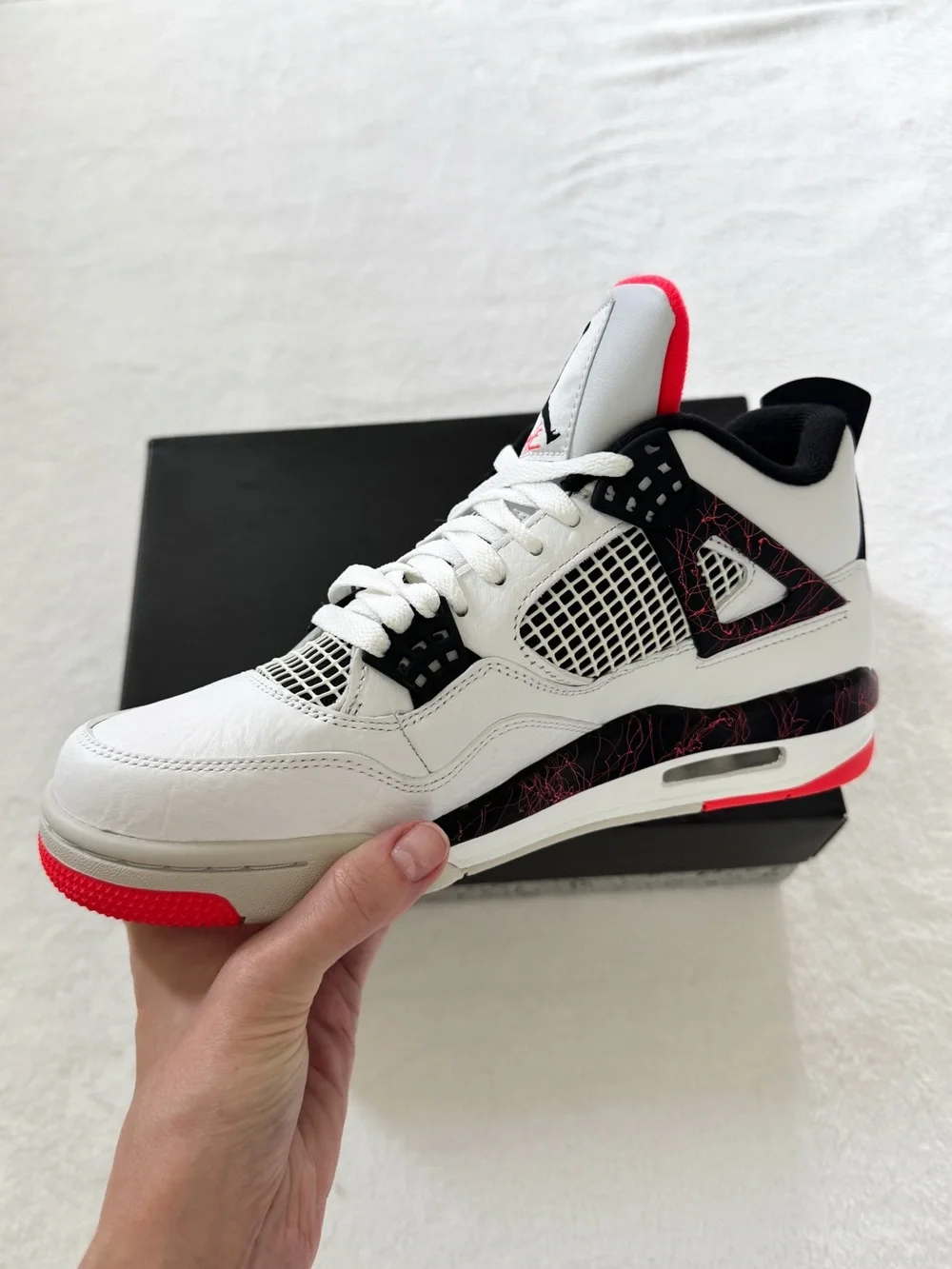 Jordan 4 Retro Pale Citron Bright Crimson White Black 2019 release size 8.5